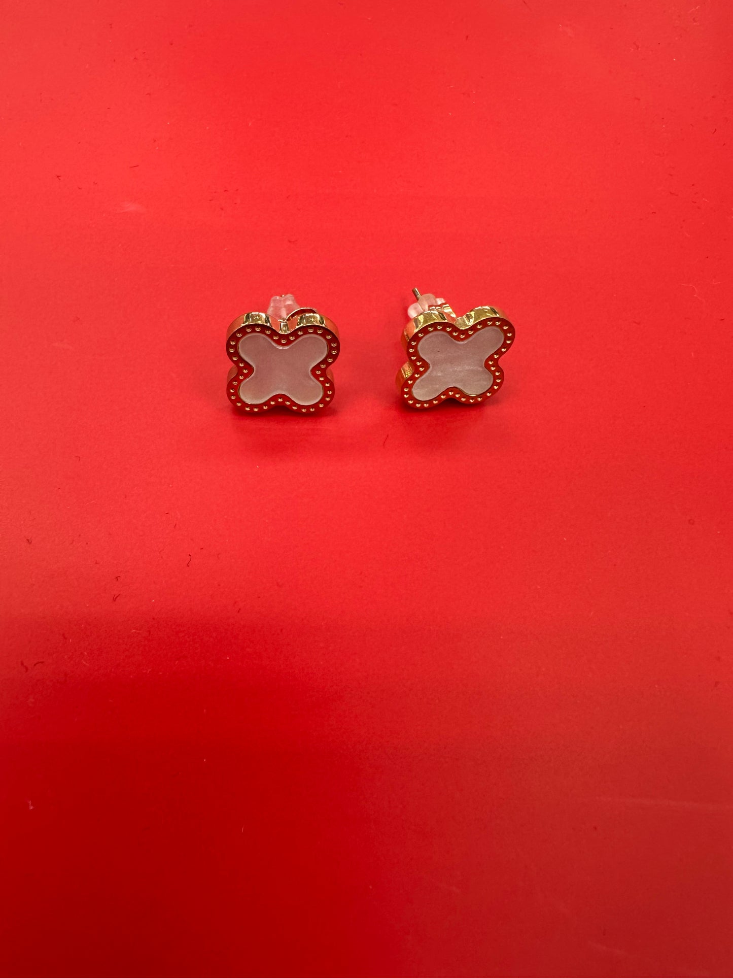 Flerty Leaf Stud